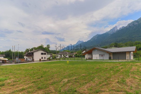 terreno edificabile in vendita a Sospirolo in zona Oregne