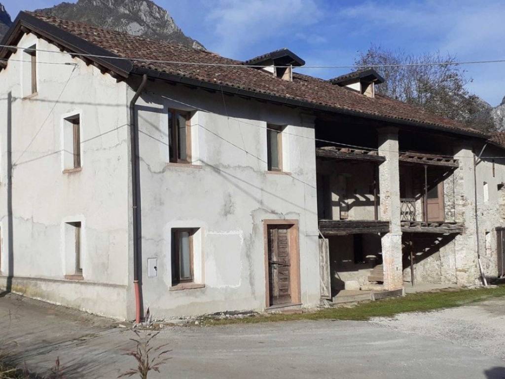 casa indipendente in vendita a Sospirolo in zona Mis