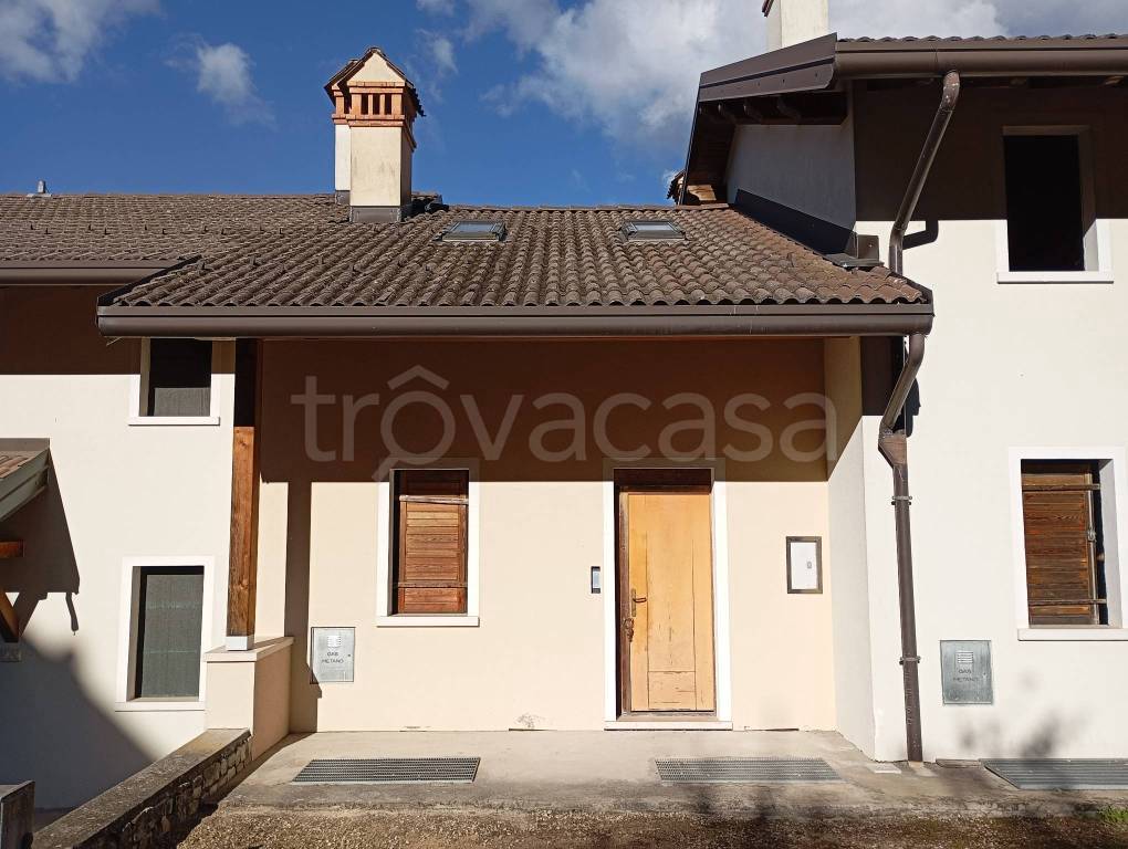 casa indipendente in vendita a Sovramonte in zona Servo