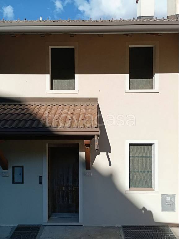 casa indipendente in vendita a Sovramonte in zona Servo