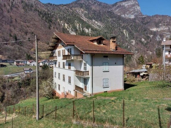 appartamento in vendita a Sovramonte in zona Moline