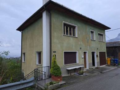appartamento in vendita a Sovramonte in zona Faller