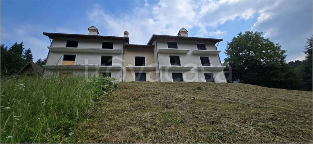 casa indipendente in vendita a Sovramonte