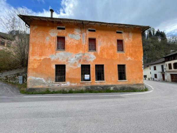 casa indipendente in vendita a Sovramonte in zona Moline