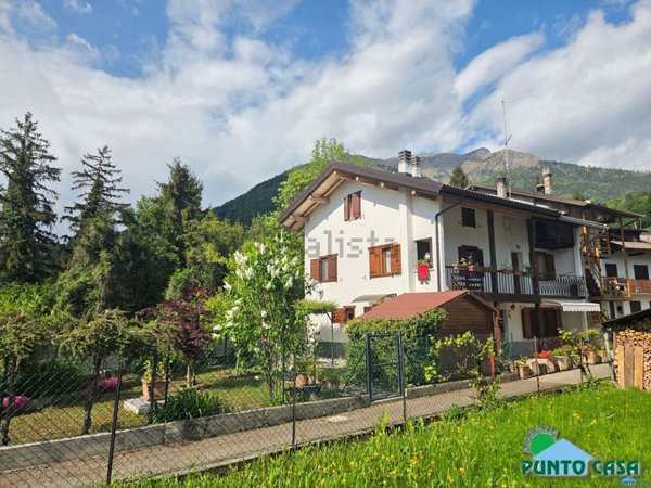 casa indipendente in vendita a Sovramonte in zona Sorriva