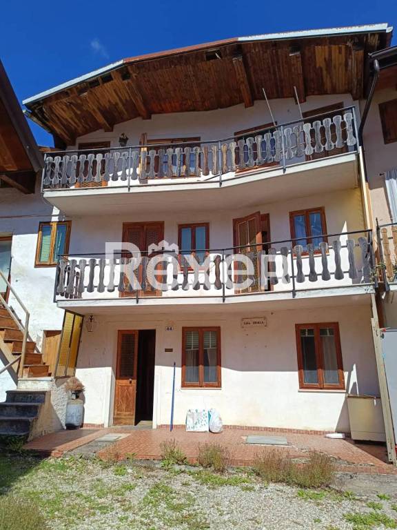 casa indipendente in vendita a Sovramonte in zona Salzen