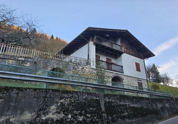 casa indipendente in vendita a Sovramonte in zona Faller