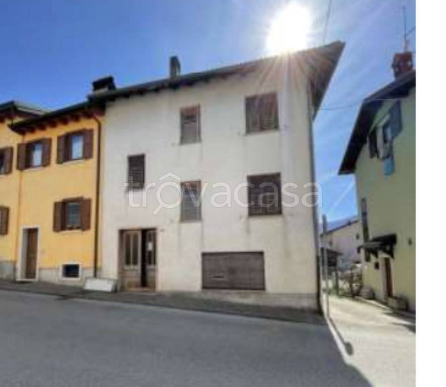 appartamento in vendita a Sovramonte in zona Sorriva