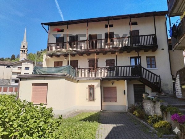 casa semindipendente in vendita a Sovramonte in zona Servo