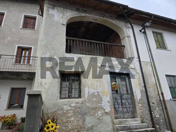 casa semindipendente in vendita a Sovramonte in zona Faller