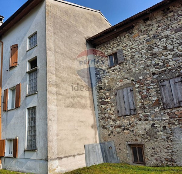 casa semindipendente in vendita a Sovramonte in zona Sorriva