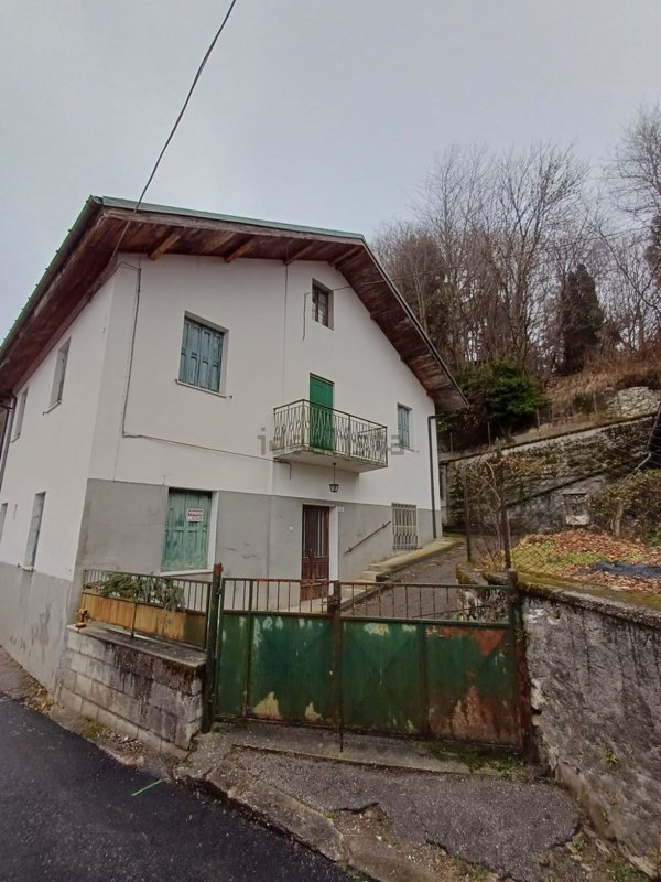 casa indipendente in vendita a Sovramonte in zona Faller
