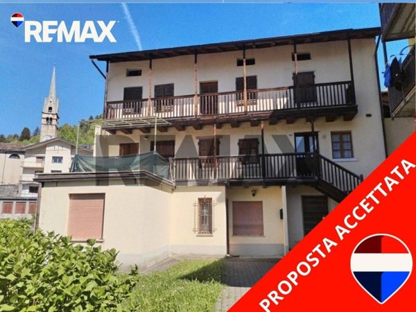 casa indipendente in vendita a Sovramonte in zona Servo