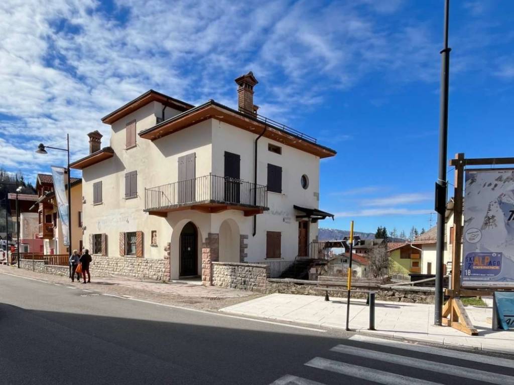 locale commerciale in vendita a Tambre