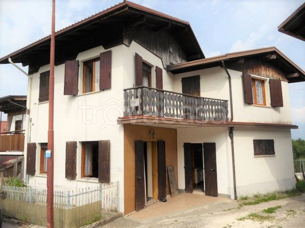 casa indipendente in vendita a Tambre