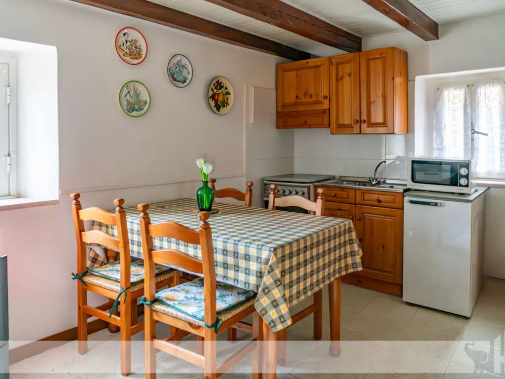 casa indipendente in vendita a Tambre in zona Tambruz