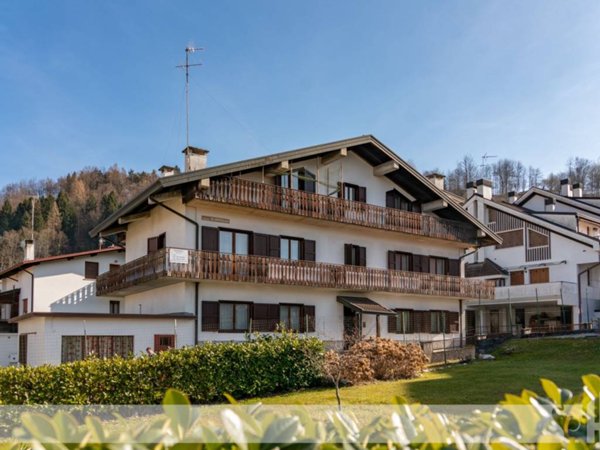 intera palazzina in vendita a Tambre