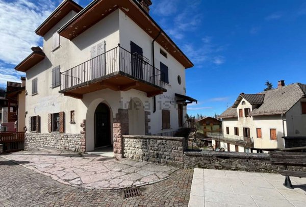 ufficio in vendita a Tambre