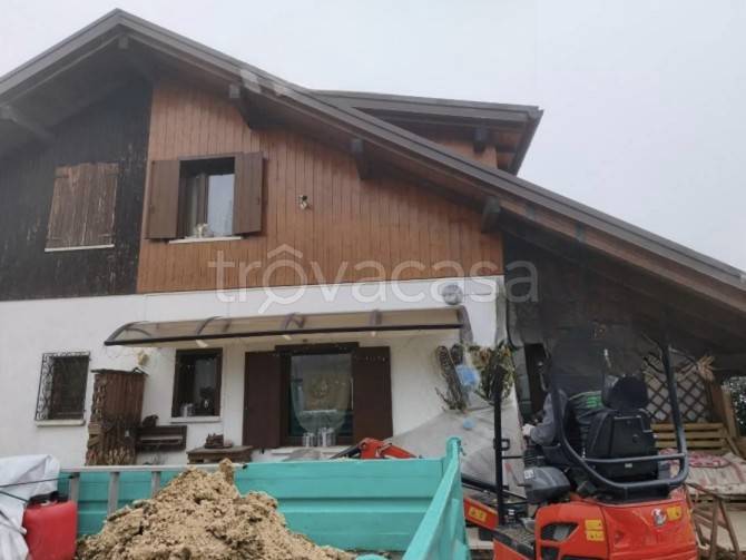 casa indipendente in vendita a Tambre