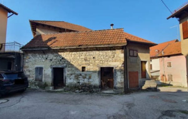 casa indipendente in vendita a Tambre in zona Borsoi