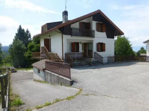 intera palazzina in vendita a Tambre in zona Sant'Anna