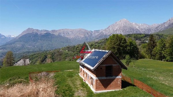 casa indipendente in vendita a Tambre in zona Borsoi