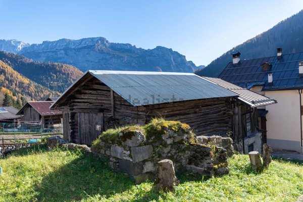 appartamento in vendita a Vallada Agordina in zona Celat