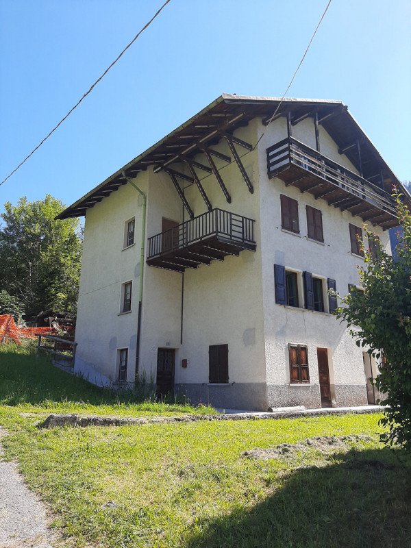 appartamento in vendita a Vallada Agordina in zona Andrich