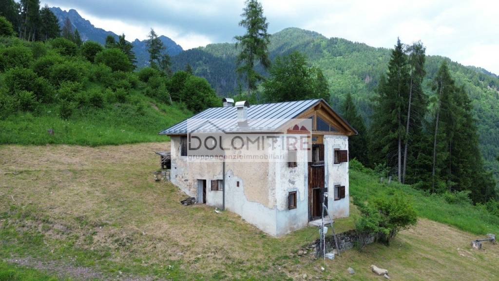 locale di sgombero in vendita a Valle di Cadore in zona Venas