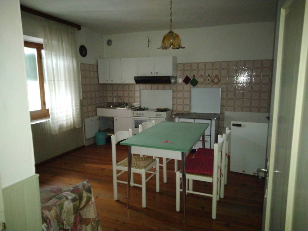 casa indipendente in vendita a Vigo di Cadore in zona Laggio