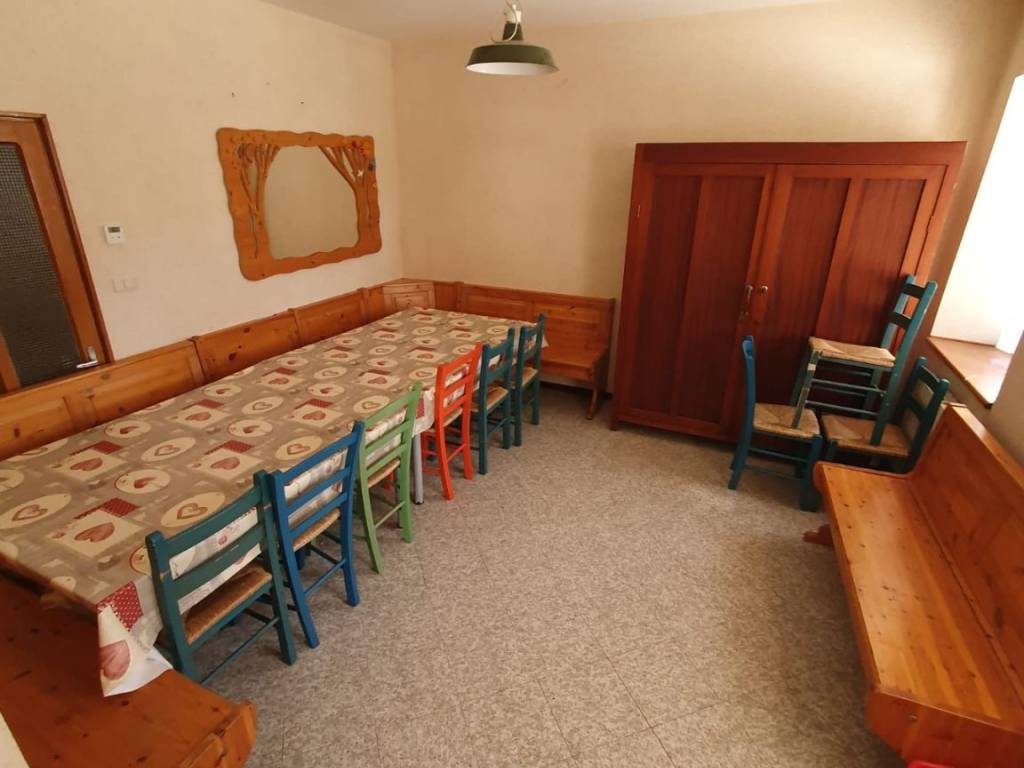 intera palazzina in vendita a Vigo di Cadore in zona Laggio