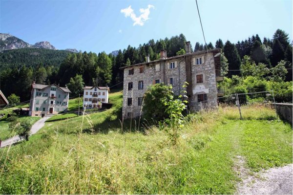 intera palazzina in vendita a Vigo di Cadore in zona Laggio