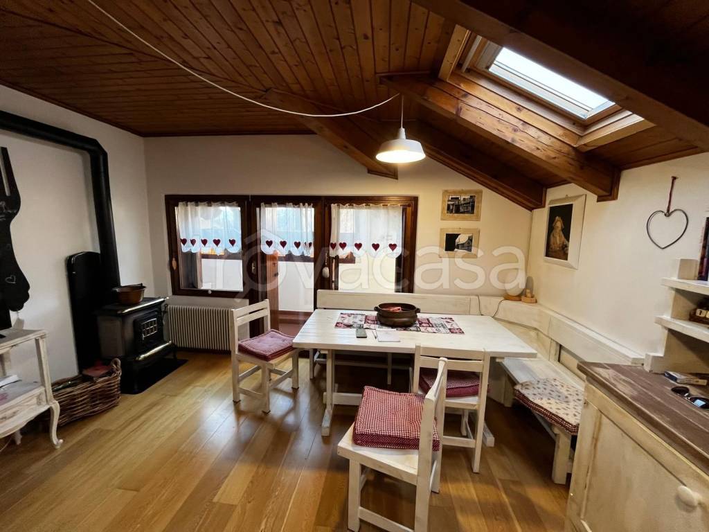 appartamento in vendita a Vigo di Cadore in zona Laggio