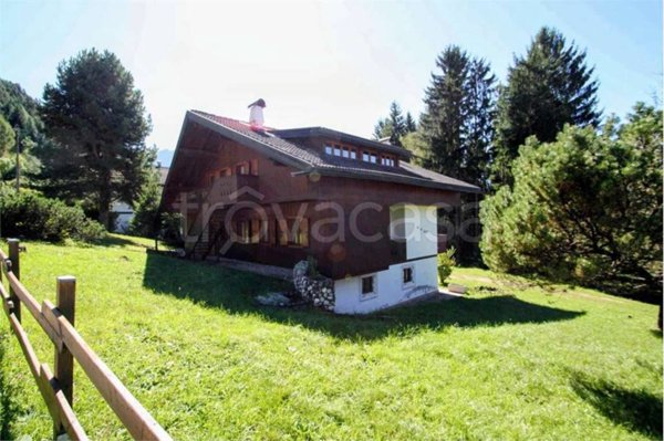casa indipendente in vendita a Vigo di Cadore in zona Laggio
