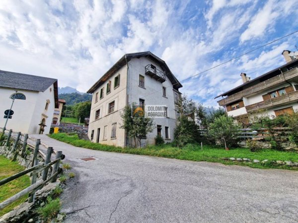 casa indipendente in vendita a Voltago Agordino in zona Frassenè