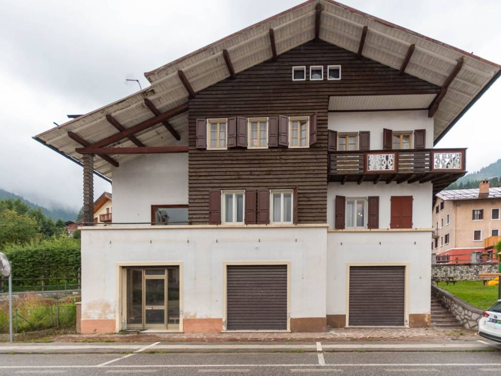 casa indipendente in vendita a Voltago Agordino in zona Frassenè