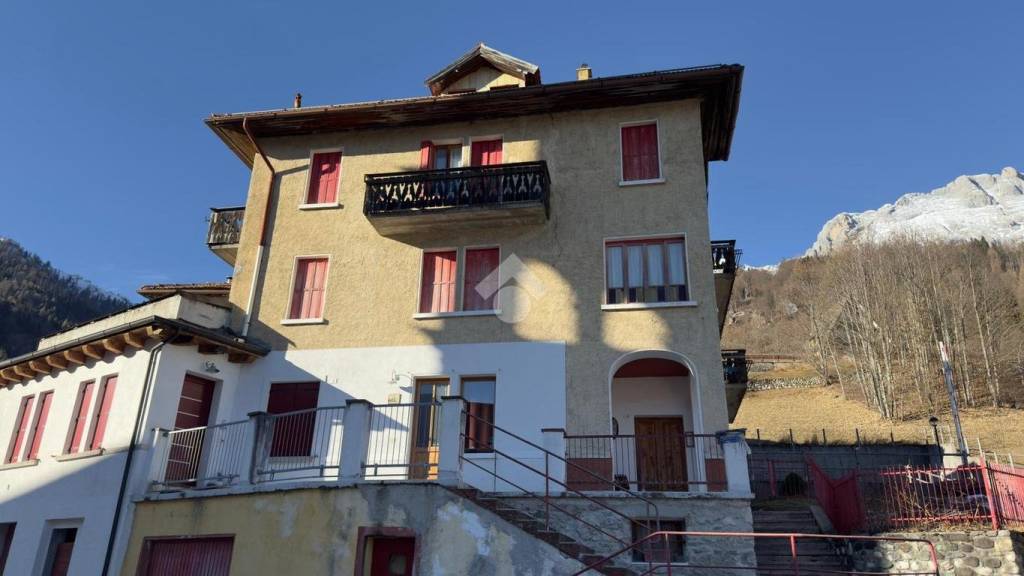 appartamento in vendita a Voltago Agordino in zona Frassenè