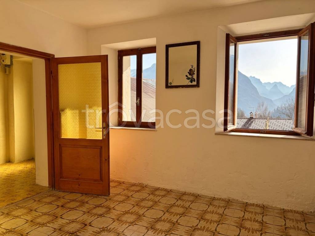 appartamento in vendita a Voltago Agordino in zona Digoman