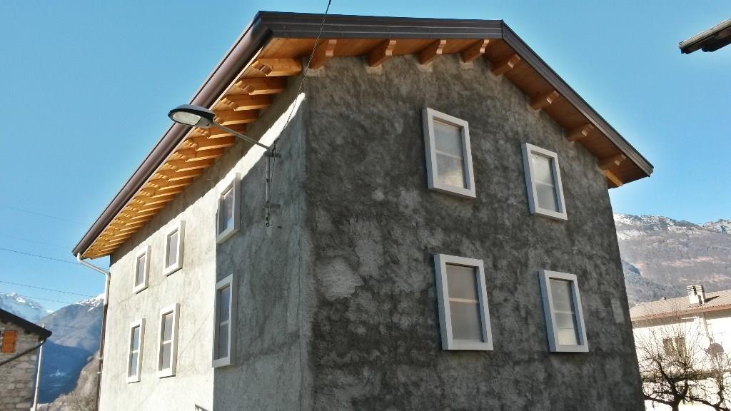 casa indipendente in vendita a Longarone in zona Dogna