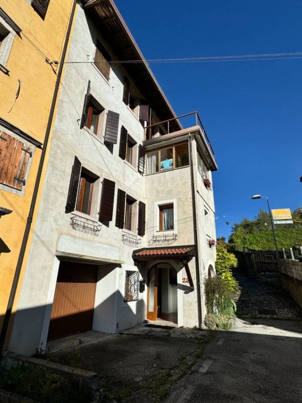 casa indipendente in vendita a Longarone in zona Roggia