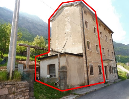 casa indipendente in vendita a Longarone in zona Podenzoi