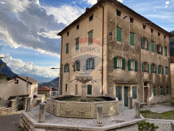 appartamento in vendita a Longarone in zona Castellavazzo
