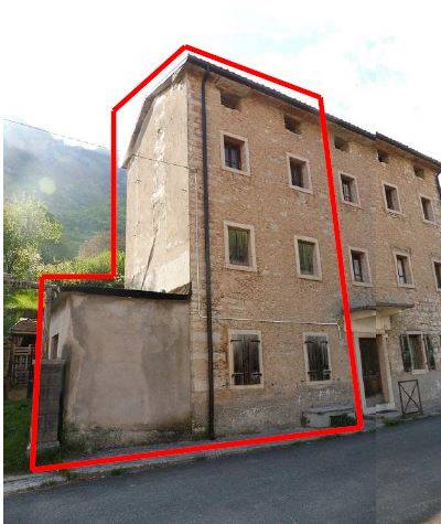 casa indipendente in vendita a Longarone in zona Podenzoi