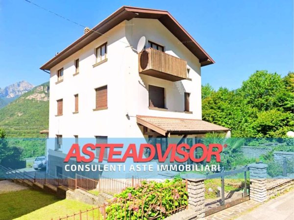 appartamento in vendita a Longarone in zona Provagna