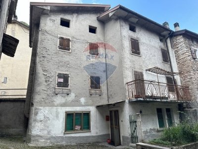 casa indipendente in vendita a Longarone in zona Castellavazzo