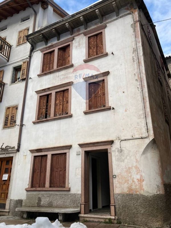 casa indipendente in vendita a Longarone in zona Igne