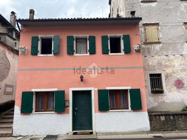 appartamento in vendita a Longarone in zona Castellavazzo