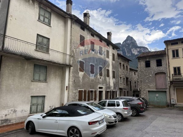 casa indipendente in vendita a Longarone in zona Fortogna
