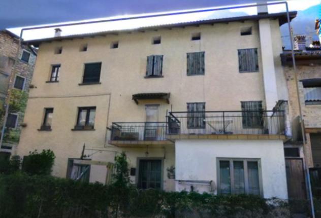 casa indipendente in vendita a Longarone in zona Podenzoi