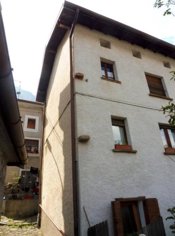 casa indipendente in vendita a Longarone